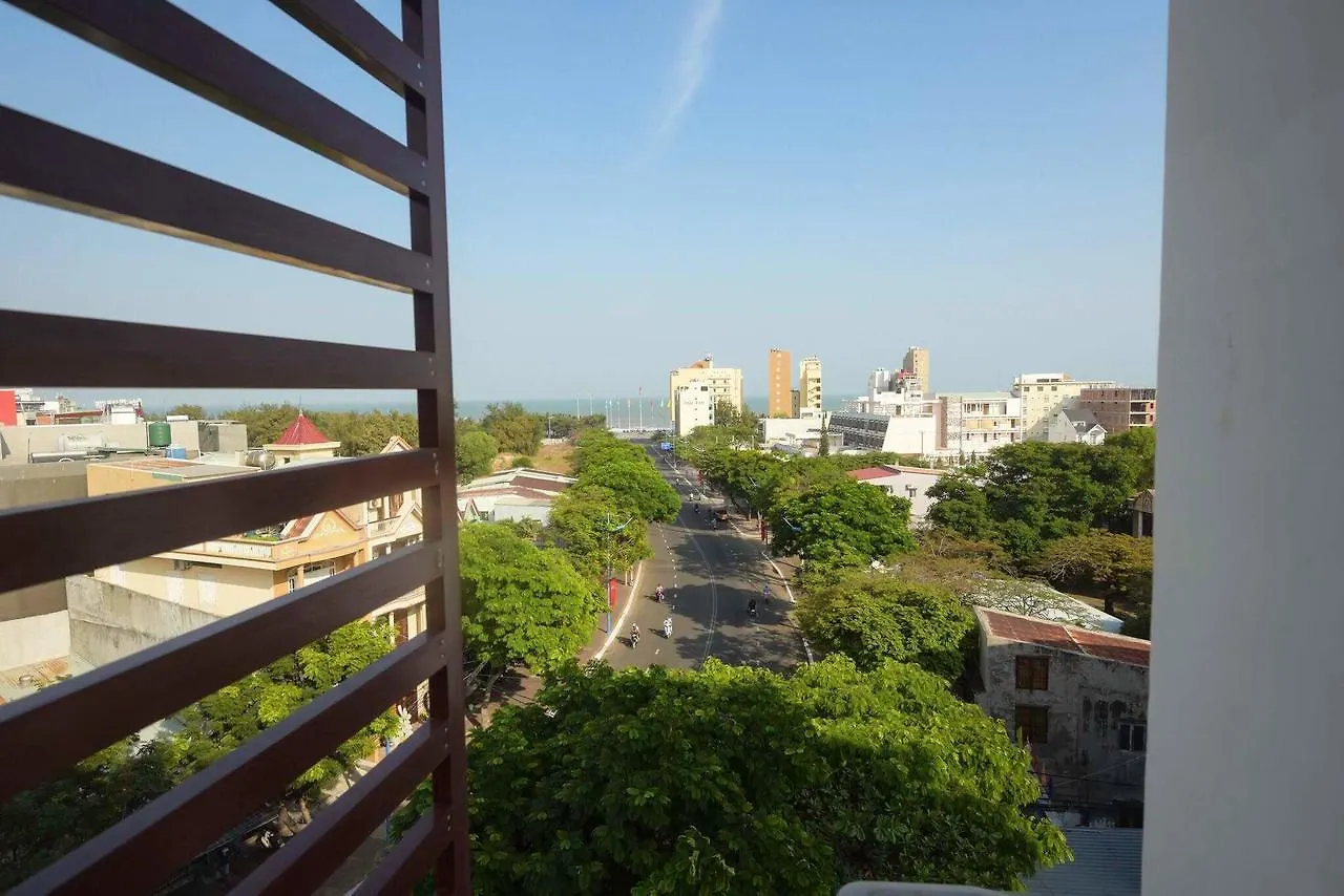 Hung Binh Hotel Vung Tau 2*,  Vietnam