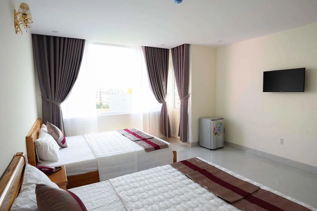 **  Hung Binh Hotel Vung Tau Vietnam